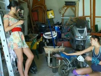Hot Lesbo Brunettes Mouthjobing Their Hoo-hoo Inside Garage